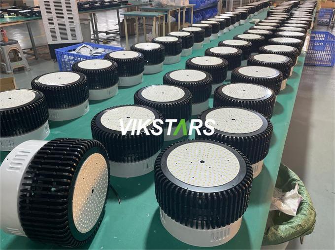 100W 150W 200W 250W Aluminum Fin LED High Bay Lights per illuminazione commerciale con riflettore 9