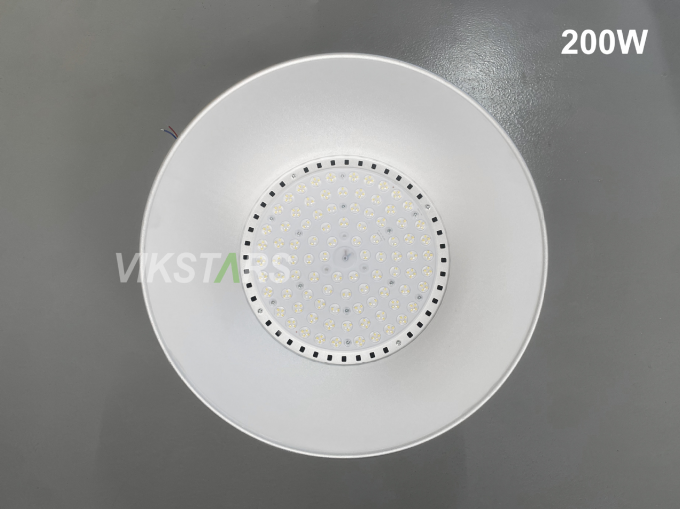 100W 150W 200W 300W Prezzo economico UFO High Bay Lights per l'illuminazione dei laboratori di magazzino interno 2