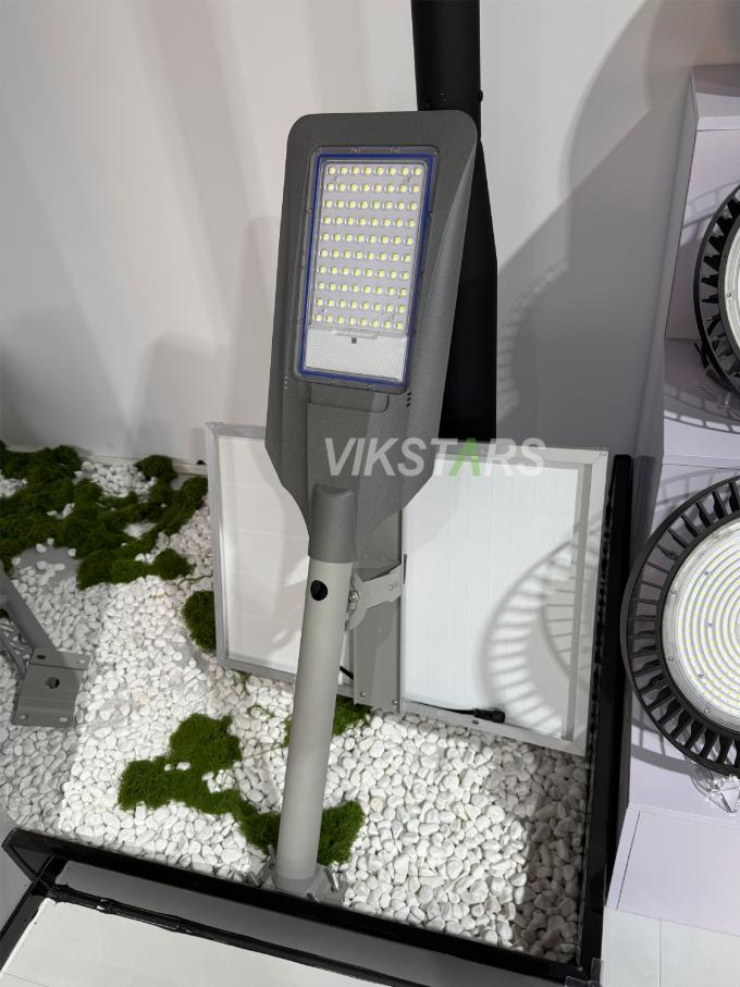 Lampioni stradali a LED solari più venduti 300W 500W 1600W per progetti, villaggi, parchi industriali, strade principali 3